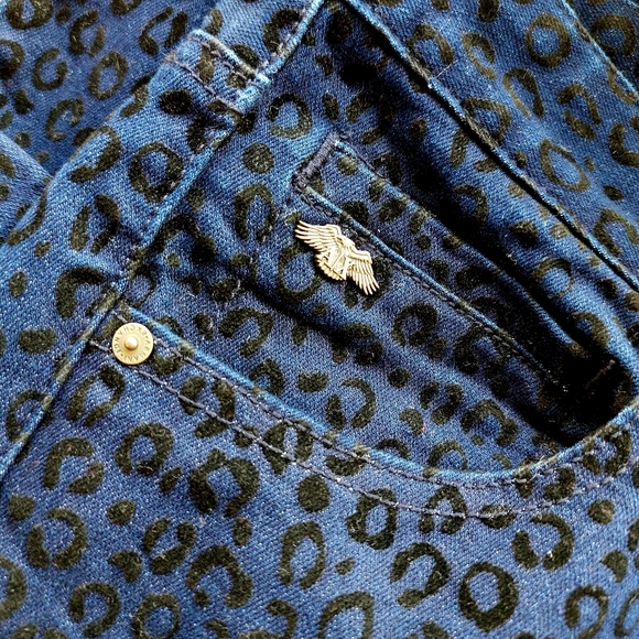 ARMANI EXCHANGE Jeans ๐ Pants, Two T-shirts Animal Print Leopard ๐ Print - Picture 7 of 12
